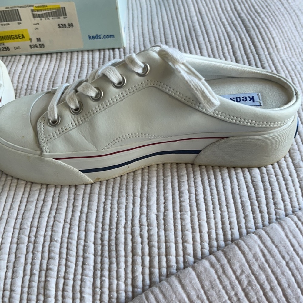 Keds Slip On’s - Picture 2 of 3